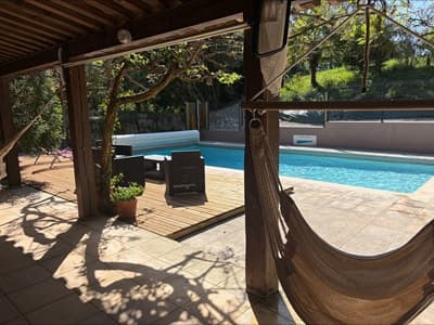 terrssa et Piscine de la Propriété avec Gîtes et chambres d’hôtes à vendre au pied des Pyrénées ariégeoises
