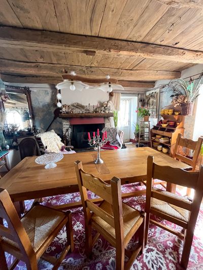 salle à manger des Chambres d'hôtes et gîtes à vendre axe Albi Rodez en Aveyron