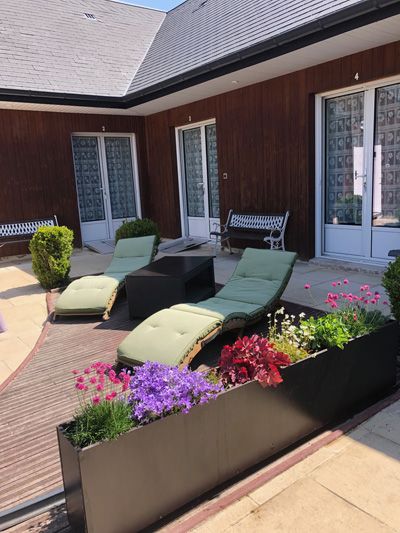 Terrasses de la Propriété avec grand gîte à vendre baie du Mont-St-Michel