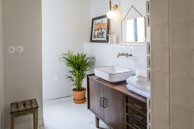 une salle de douche des chambres d'hôtes à vendre à Veules-les-Roses en Seine-Maritime