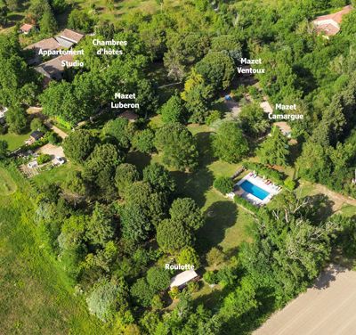 Vue aérienne de la propriété avec Chambres d'hôtes, gîtes et insolite à vendre en Avignon en Vaucluse