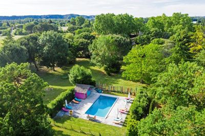 Piscine de la propriété avec Chambres d'hôtes, gîtes et insolite à vendre en Avignon en Vaucluse