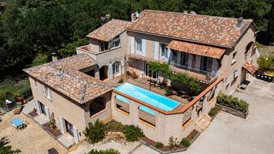 piscine des Chambres d'hôtes et gîtes à vendre Parc Sainte Baume près Toulon