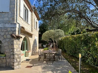 Jardin des Chambres d'hôtes à vendre à Juan Les Pins dans les Alpes - Maritimes