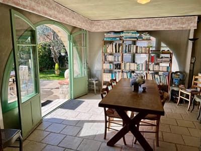 salon des Chambres d'hôtes à vendre à Juan Les Pins dans les Alpes - Maritimes