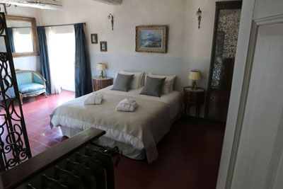 une des Chambres d'hôtes à vendre à Orange en Vaucluse