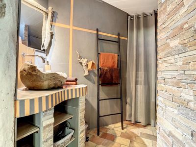 Salle de douche de la Propriété à vendre à Gemenos dans les Bouches-du-Rhône