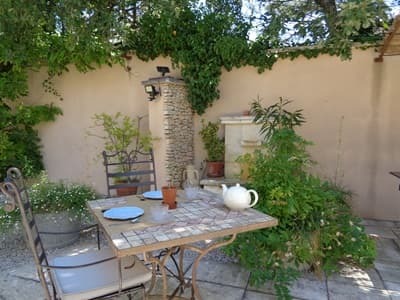 petit déjeuner des Chambres d'hôtes à vendre à Lacoste en Luberon, Vaucluse