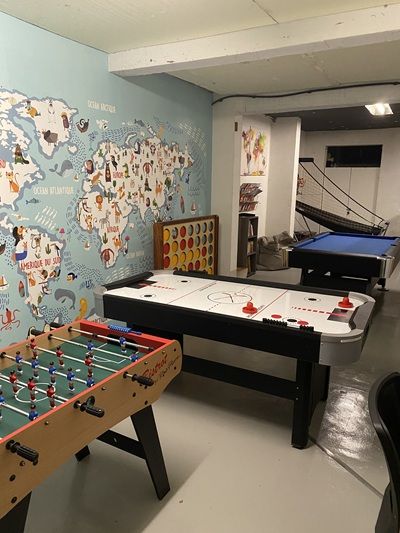 salle de jeux de la Propriété avec gîtes à vendre à Lorgues dans le Var