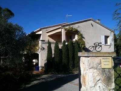 Propriété avec gîte à vendre à Pernes-les-Fontaines en Vaucluse