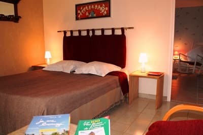 une des chambres de la Propriété avec gîte à vendre à Pernes-les-Fontaines en Vaucluse