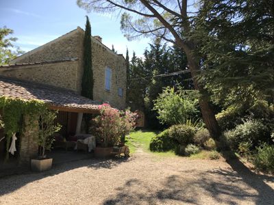 Chambres d'hôtes et gîte à vendre zone Puyvert - Lourmarin en Vaucluse