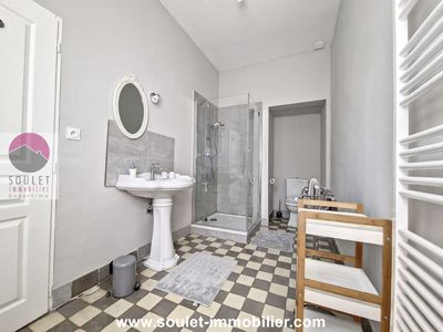 une des salles des bains du Mas provençal à vendre pour gîtes ou chambres d'hôtes près Bédoin en Vaucluse