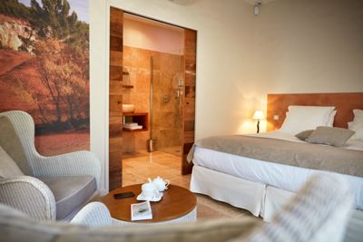 une des Chambres d'hôtes et gîte à vendre à Puget en Vaucluse