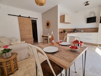 cuisine d'un des Gîtes et chambres d'hôtes à vendre à Pernes-les-Fontaines en Vaucluse