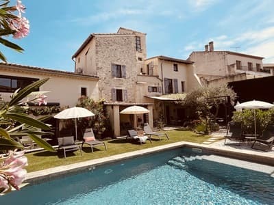 Chambres d'hôtes à vendre avec piscine à Pernes-les-Fontaines en Vaucluse