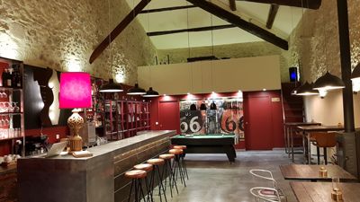 lounge bar du Domaine touristique à vendre à Reillanne dans le Parc Naturel du Luberon