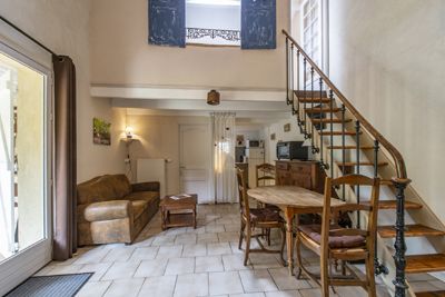 salle à manger des Chambres d'hôtes et gîtes à vendre Isle-sur-la-Sorgue en Vaucluse