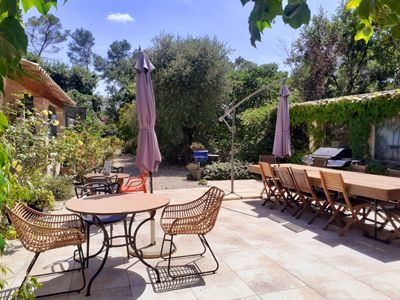 jardin des Chambres d'hôtes et appartement à vendre à St Paul en Forêt dans le Var
