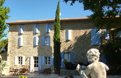 Chambres d’hôtes à vendre près de L’Isle- sur- la-Sorgues en Luberon