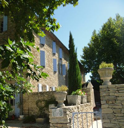 Maison avec Chambres d’hôtes à vendre près de L’Isle- sur- la-Sorgues en Luberon