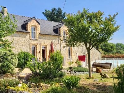 une des maisons aves Chambres d'hôtes à vendre près de Châteaubriant en Loire-Atlantique