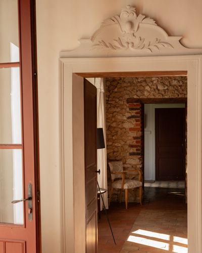 entrée des Chambres d'hôtes à vendre à Sainte Sabine sur Longève dans la Sarthe