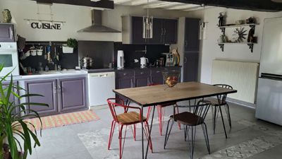 salle à manger des Chambres d'hôtes à vendre à Doué-en-Anjou en  Maine-et-Loire