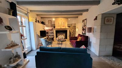 salon des Chambres d'hôtes à vendre à Doué-en-Anjou en  Maine-et-Loire