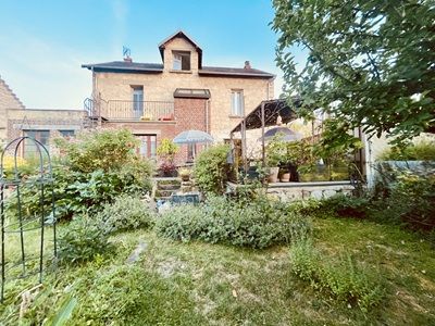 jardin des Chambres d'hôtes à vendre à Coucy-Le-Château-Auffrique en Picardie