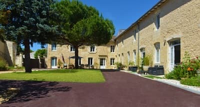 Chambres d'hôtes et gîtes à vendre à Bois en Charente-Maritime