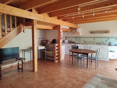 pièce à vivre du Gîte de groupe à vendre près de la Rochelle