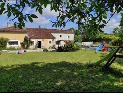 Maison d'hôtes à vendre à Tonnay-Boutonne en Charente Maritime