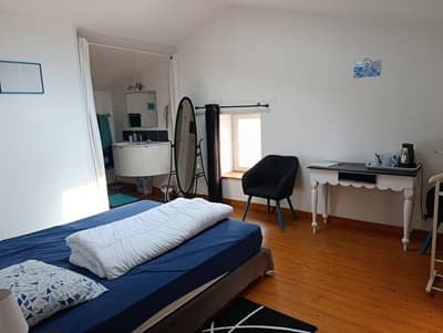 Une des chambres de la Maison d'hôtes à vendre à Tonnay-Boutonne en Charente Maritime