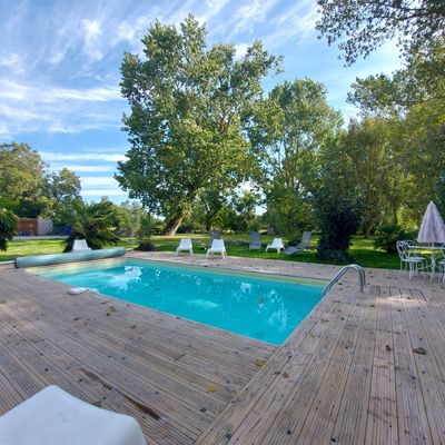 Piscine des Chambres d'hôtes et gîtes à vendre proche de La Rochelle en Charente-Maritime