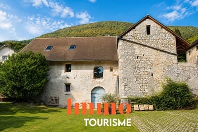 demeure avec Propriété et gîte à vendre à Talissieu dans l'Ain