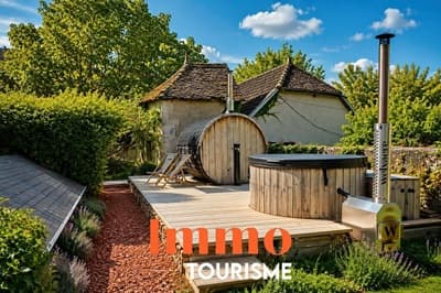 exterieurs de la Propriété et gîte à vendre à Talissieu dans l'Ain