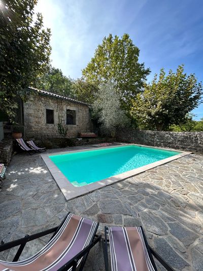 piscine des Chambres d'hôtes à vendre à Chassiers en Ardèche