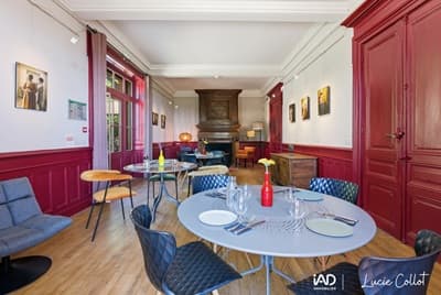 salle à manger des Chambres d'hôtes et gîte à vendre à La Côte Saint André en Isère