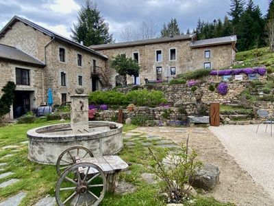 Chambres d'hôtes, gîte et salle de séminaire à vendre à Devesset en Ardèche