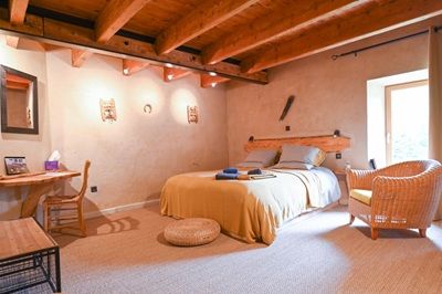 une des Chambres d'hôtes, gîte et salle de séminaire à vendre à Devesset en Ardèche