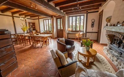 salle à manger des Chambres d'hôtes à vendre près du lac d'Annecy en Haute-Savoie