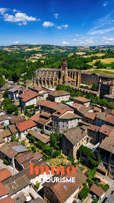 St Antoine l'Abbaye en Isère où se trouvent les chambres d'hôtes à vendre