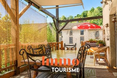 terrasse des chambres d'hôtes à vendre à St Antoine l'Abbaye en Isère 