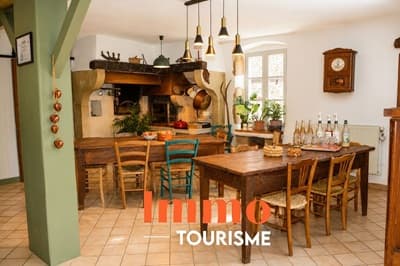 salle à manger des chambres d'hôtes à vendre à St Antoine l'Abbaye en Isère 