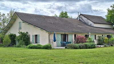 une des dépendances des Chambres d'hôtes à vendre à Trept en Isère