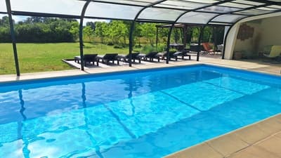 piscine des Chambres d'hôtes à vendre à Trept en Isère