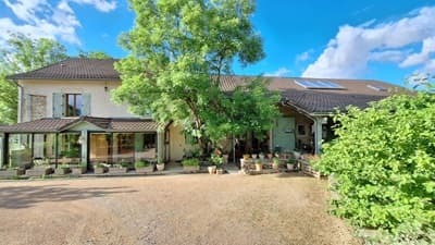 propriété avec Chambres d'hôtes à vendre à Trept en Isère