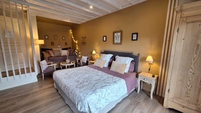 une des Chambres d'hôtes à vendre à Trept en Isère